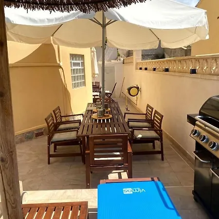 Villa 4 Bedroom, Luxury - Heated Pool Villamartin (Valencia)