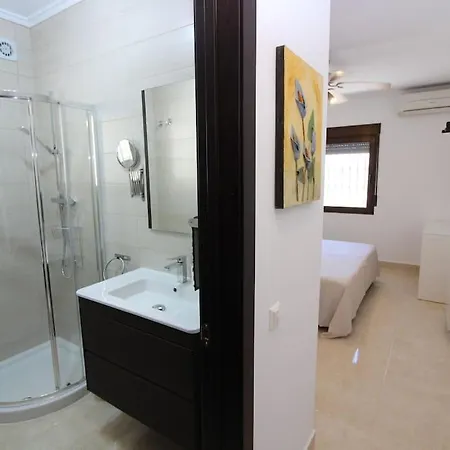 4 Bedroom, Luxury - Heated Pool Villamartin (Valencia)