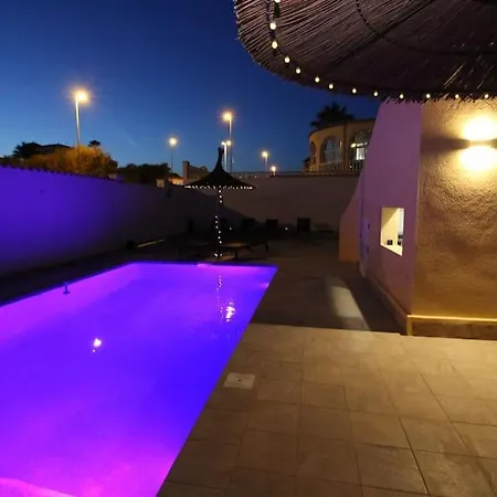 4 Bedroom, Luxury - Heated Pool * Villamartin (Valencia)