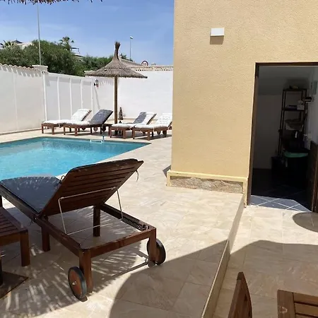 5 Bedroom, Luxury - Heated Pool *