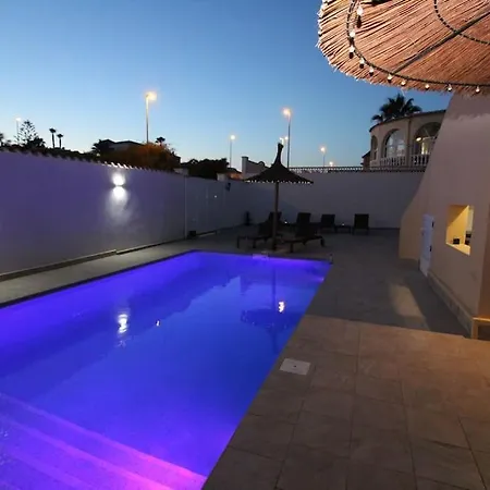 4 Bedroom, Luxury - Heated Pool Villa *