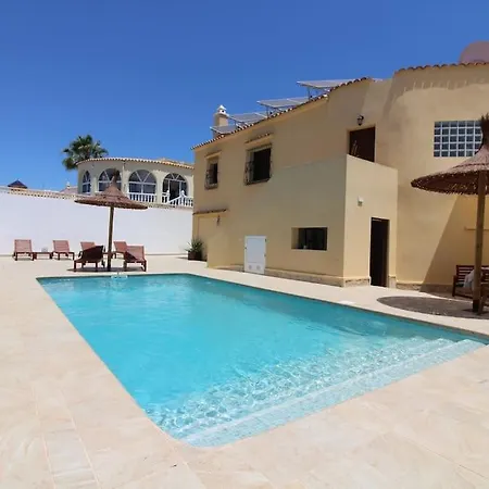 Villa 4 Bedroom, Luxury - Heated Pool Villamartin (Valencia)