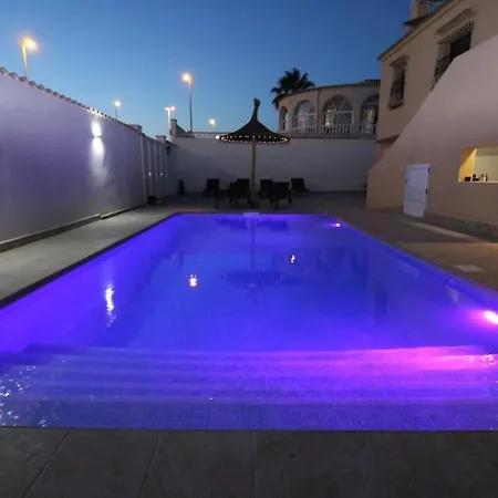 Villa 4 Bedroom, Luxury - Heated Pool Villamartin (Valencia)