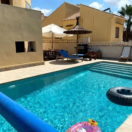 4 Bedroom, Luxury - Heated Pool Villamartin (Valencia)